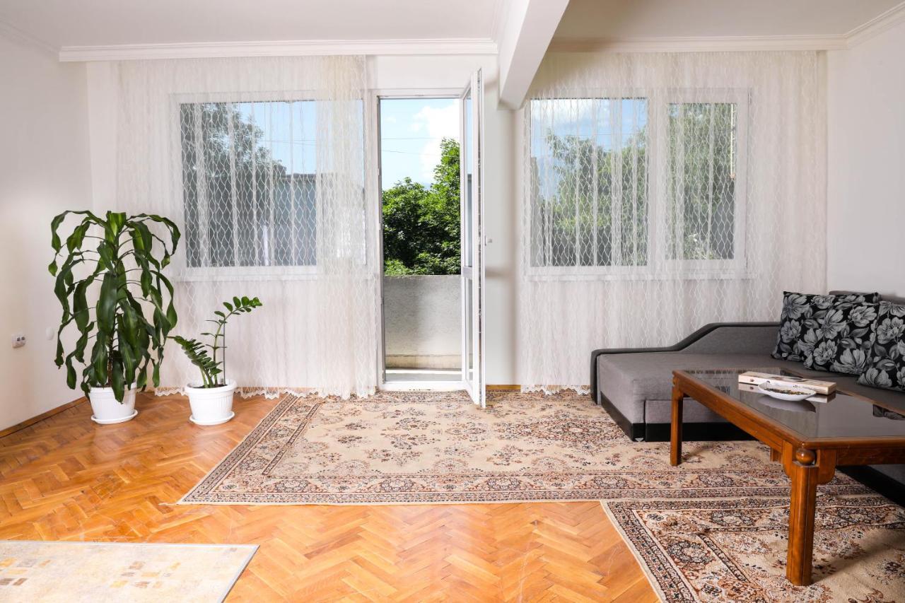 Krichim Apartments,Three-Bedroom, Large Apartment, Top Center Sofía Exterior foto