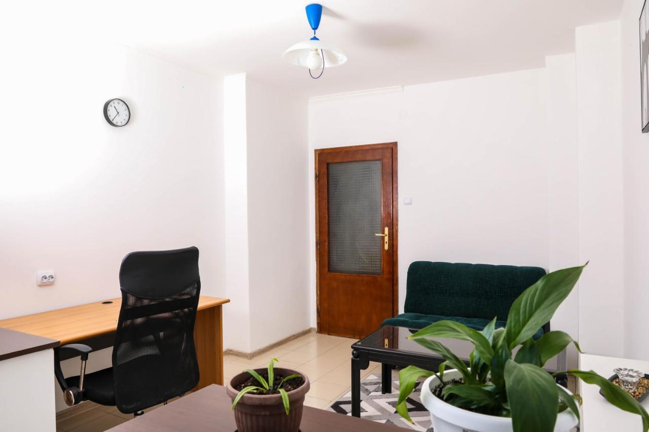 Krichim Apartments,Three-Bedroom, Large Apartment, Top Center Sofía Exterior foto